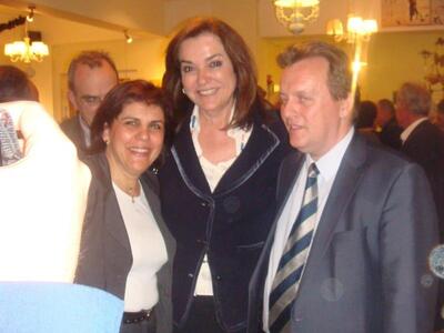 Καρέ καρέ το δείπνο της Ντόρας Μπακογιάν...