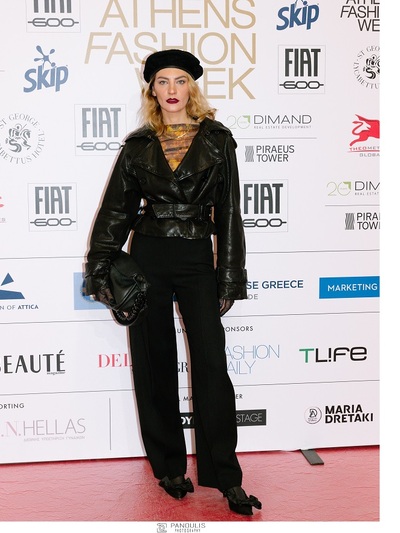 Υβόννη Ντόστα