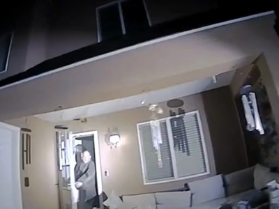 ΗΠΑ: Αστυνομικοί χτυπούν «λάθος» πόρτα κ...