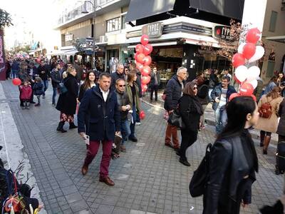 Σε Χριστουγεννιάτικους ρυθμούς η Πάτρα- ...
