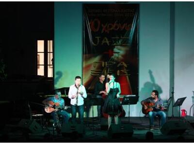 Δείτε φωτό από την εναρκτήρια βραδιά του...