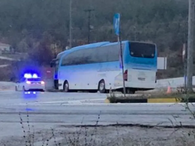 Πτολεμαΐδα: Εξετράπη λεωφορείο με 40 εργ...