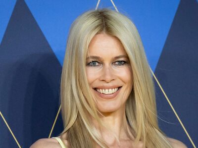 Η Κλόντια Σίφερ γιορτάζει τα γενέθλιά τη...