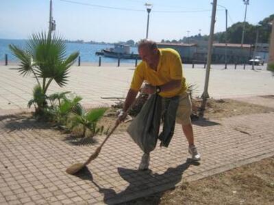 Αιγιάλεια: Τεράστια προσπάθεια στην παρα...