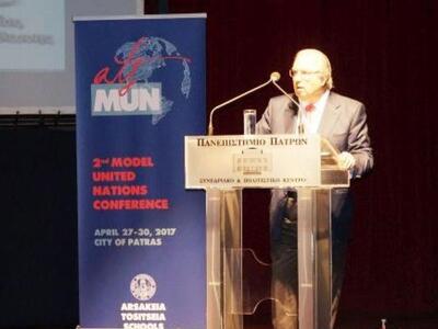 Παρουσία του Γ. Μπαμπινιώτη ξεκίνησαν στ...