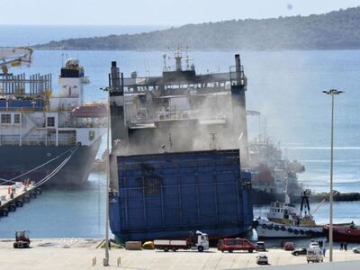 «Euroferry Olympia»: Απομακρύνθηκαν από ...