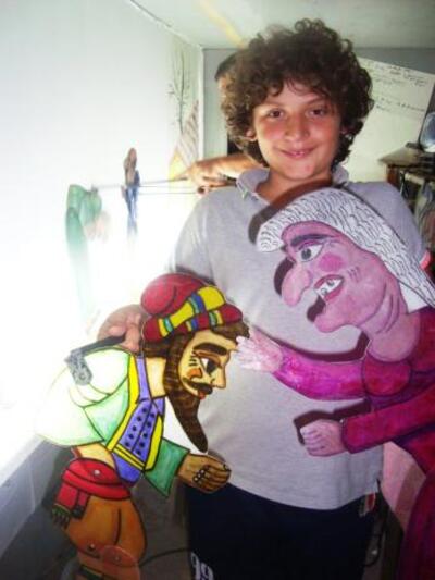 Ο μικρός λάτρης του Καραγκιόζη Μιχάλης Π...