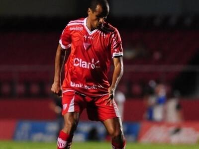 Παίζει και πάλι μπάλα ο 43χρονος Ριβάλντ...