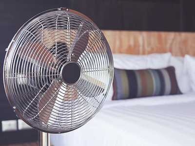 Καύσωνας: Oδηγός επιβίωσης σε σπίτια χωρ...