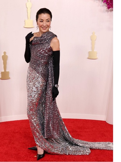 Μισέλ Γιο με Balenciaga