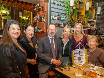 Η μεγάλη συντροφιά του Inner Wheel στο B...