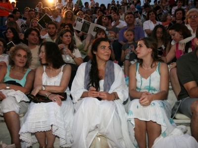 Στις πρώτες θέσεις του Αρχαίου Ωδείου η ...