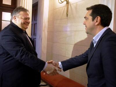 Μαξίμου: Ο Βενιζέλος έχει μαύρα μεσάνυχτ...