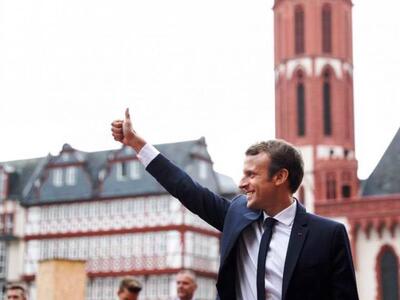 Μακρόν: Έπεισα τον Τραμπ να μην αποσύρει...