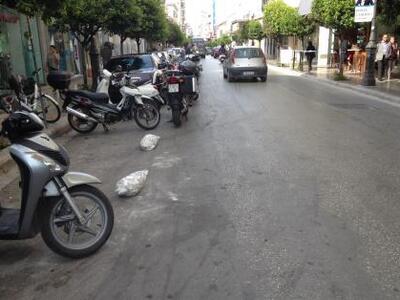 Πάτρα: "Μπάζωσαν" την Μαιζώνος...