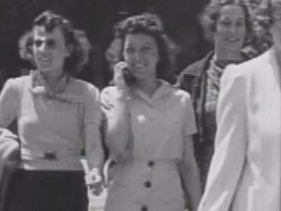 Μυστήριο με βίντεο: Γυναίκα μιλά σε κινη...