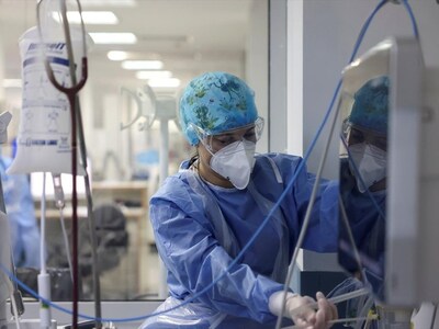 Κορvνοϊός: 26.536 νέα κρούσματα, 50 νεκρ...