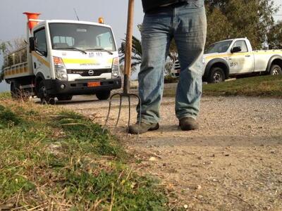 Πάτρα: Επιτέλους σκούπες και χλοοκοπτικά...
