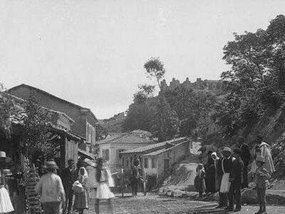 Πάτρα: Τα κάρα και οι ...φουστανελάδες σ...