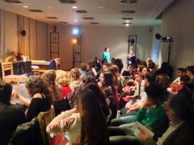 Μαθητές λυκείου από την Πάτρα παρακολούθ...