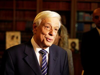 Αναβάλλεται η επίσκεψη Παυλόπουλου στη Γερμανία