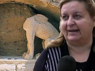 Μέσα σε ξύλινο φέρετρο ο επιφανής νεκρός...