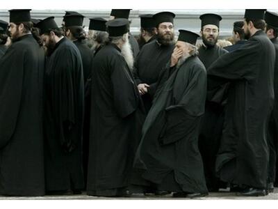 Πάτρα: Οι  παπάδες μπροστάρηδες στην χθε...