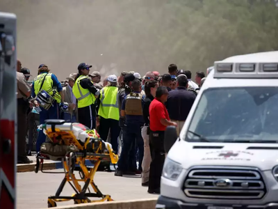 ΗΠΑ: Αναφορές για πυροβολισμούς και πολλ...