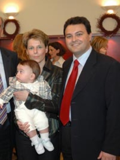 Γαλάζιος πόλεμος από τον σύζυγο της Νίκη...