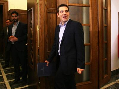 Το ΚΚΕ "τρολάρει" τον ΣΥΡΙΖΑ! ...