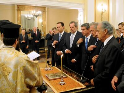 Γιατί ξενυχτήσαμε για να γίνει ο ανασχηματισμός