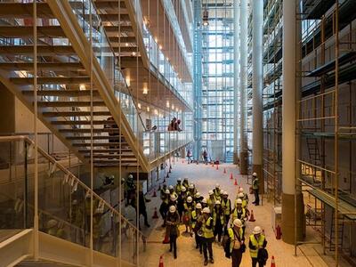 Μπαίνοντας στη Λυρική