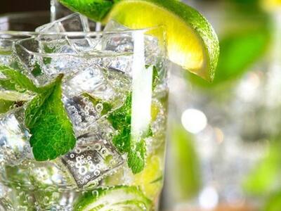 Αλκοόλ: Σε ποια ποσότητα θέτει σε κίνδυν...