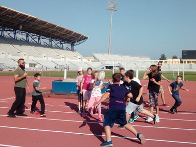 Κοντά στον αθλητισμό τα παιδιά του 1ου Δ...