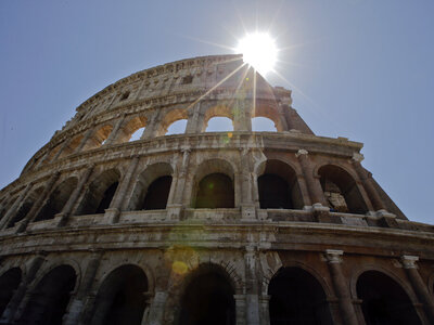 Ιταλία: Μελέτη εκτιμά την αξία του Κολοσ...
