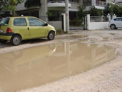 Οδός Δοϊράνης: "Λασποδρόμιο" μ...