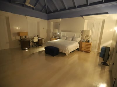 Φωτογραφίες από το νησί του Έπσταϊν: Απο...