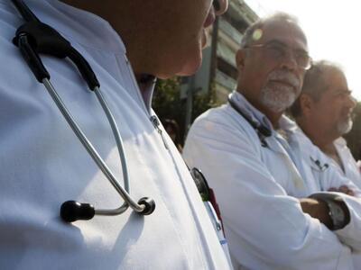 Αχαΐα: 35 επικουρικοί γιατροί ζητούν παρ...