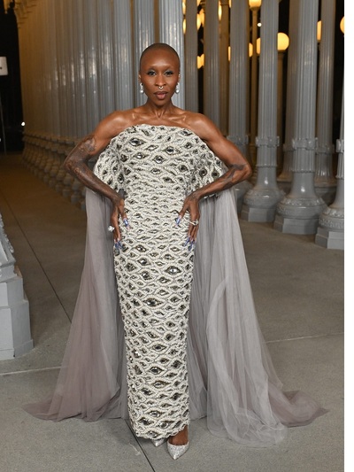 Σίνθια Ερίβο με Schiaparelli 