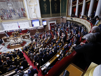 Γαλλία: Απερρίφθη η πρώτη πρόταση μομφής...