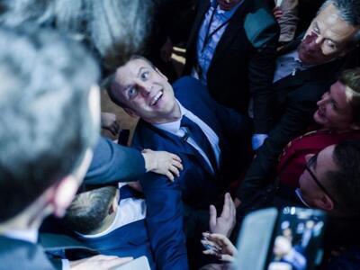 Γαλλία: Συσπειρώνονται γύρω από τον Μακρ...