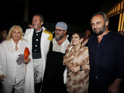 Επώνυμοι θεατές για τους "Αχαρνείς" 