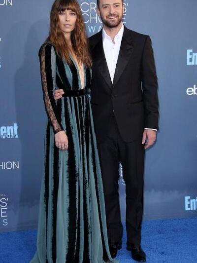 TZEΣΙΚΑ ΜΠΙΕΛ ΜΕ ELIE SAAB