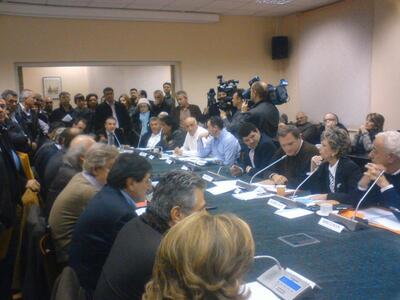 Κριτική από την αντιπολίτευση στη δημοτι...