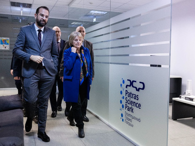 Η Ευρωπαϊκή Επίτροπος Συνοχής και Μεταρρ...