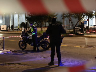 Η στιγμή που ο 48χρονος εμφανίστηκε με ε...