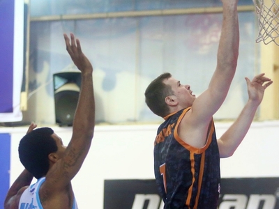 Έξαλλος με τους διαιτητές ο Δημήτρης Αγρ...