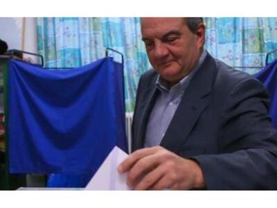 Νωρίς το πρωί στις 8 ψήφισε στην Θεσσαλο...