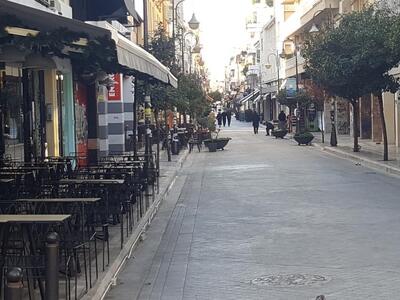 Αδειασε η Πάτρα - Έρημοι δρόμοι και πλατ...