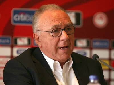 Οι κυβερνήσεις πέφτουνε, ο  Kόκκαλης μένει